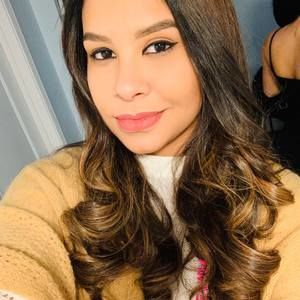 Meet your Posher, María f